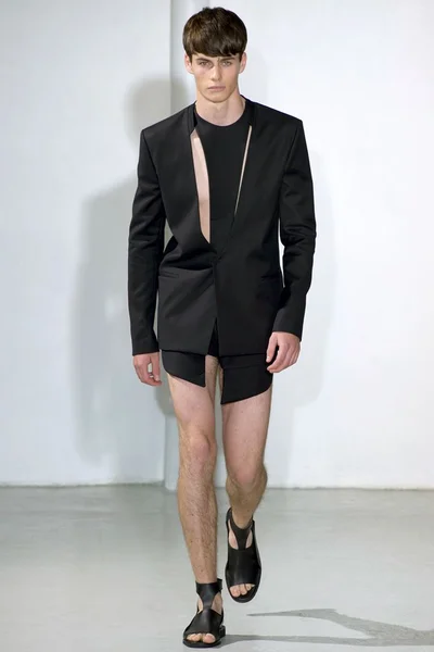 Look 3
